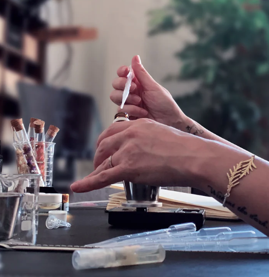 Atelier de création d'un parfum naturel avec Kanopé Fragrances