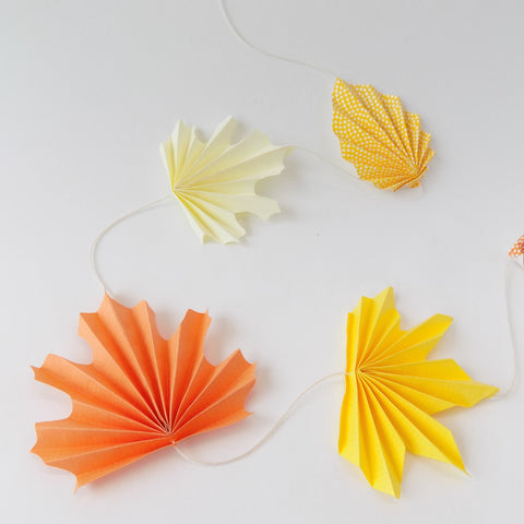 Atelier créatif - Fabrication d'une guirlande de feuillage en origami